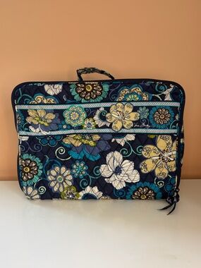LIKE NEW! Very Bradley Travel Bag in “mod floral blue” Y2K